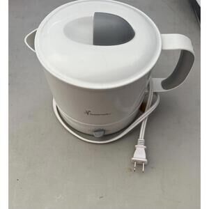 Toastmaster Hot Pot 32 oz Electric 1000W Model TMHP2